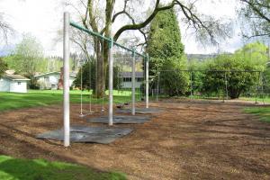 Goot Park Swingset